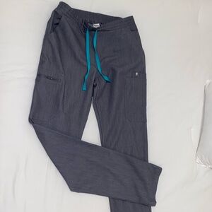 Figs Yola Skinny (original) Graphite scrub pants small/tall